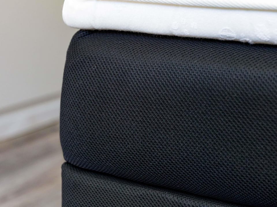 Standard Room, 1 Queen Bed (POP) | Desk, blackout drapes, soundproofing, iron/ironing board