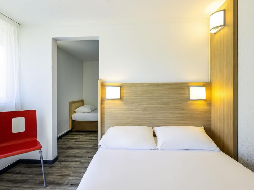Family Room, 2 Double Beds | Desk, blackout drapes, soundproofing, iron/ironing board