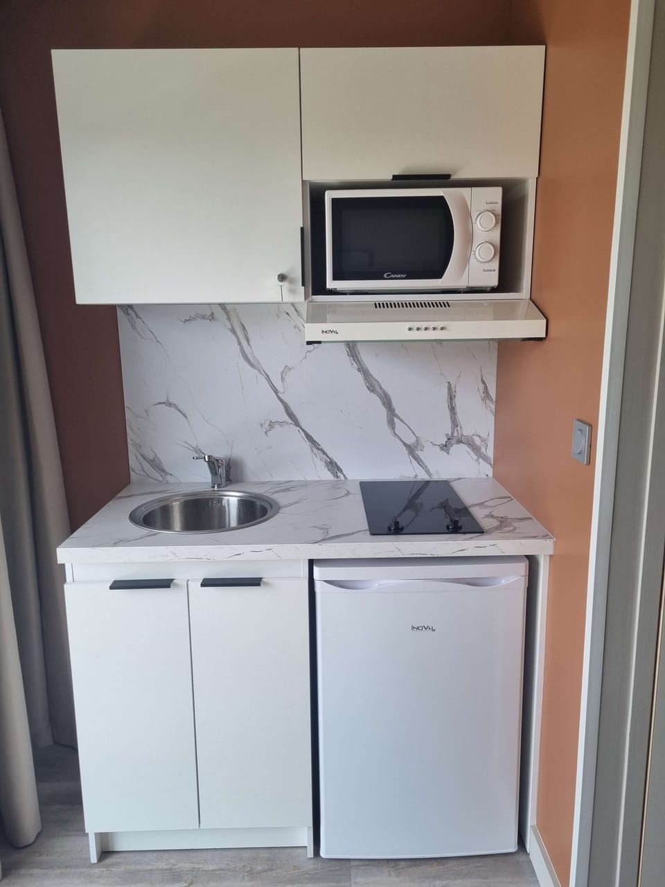 Coffee/tea maker, electric kettle, eco-friendly cleaning products