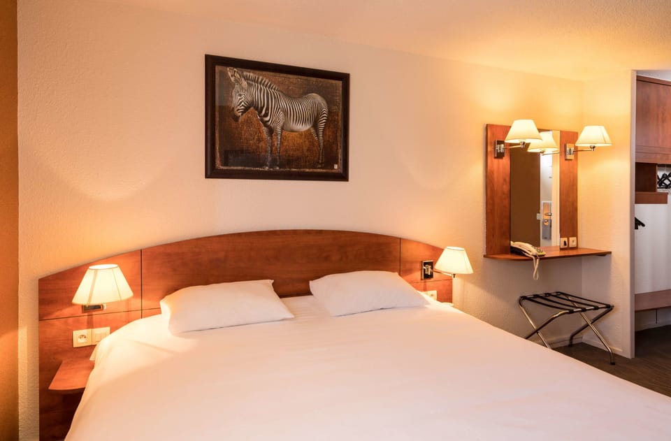 Standard Room, 1 Double Bed | Soundproofing, free cribs/infant beds, free WiFi, bed sheets