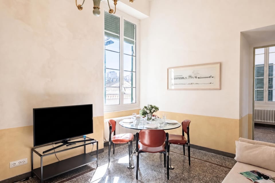 Family Apartment, 3 Bedrooms, Microwave (Precious Apartment Genova Historic) | Dining