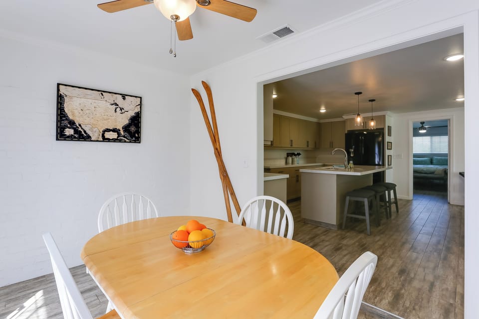 House (3 Bedrooms) | Interior