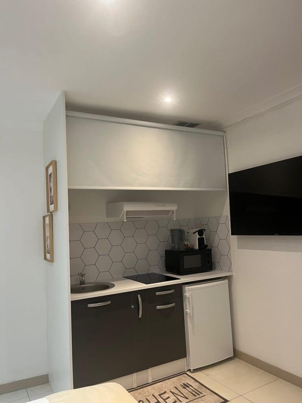 Studio, Patio, Garden View | Private kitchen