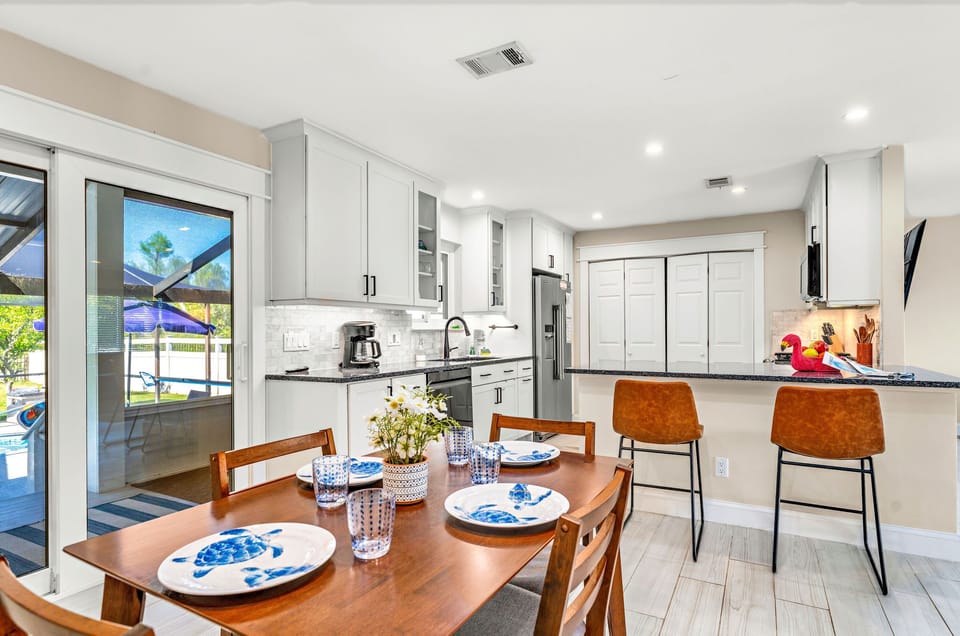 Kitchen and Dining Area - Dining and kitchen