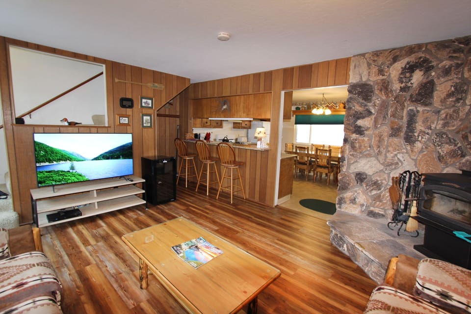 Townhome, 2 Bedrooms | Living area