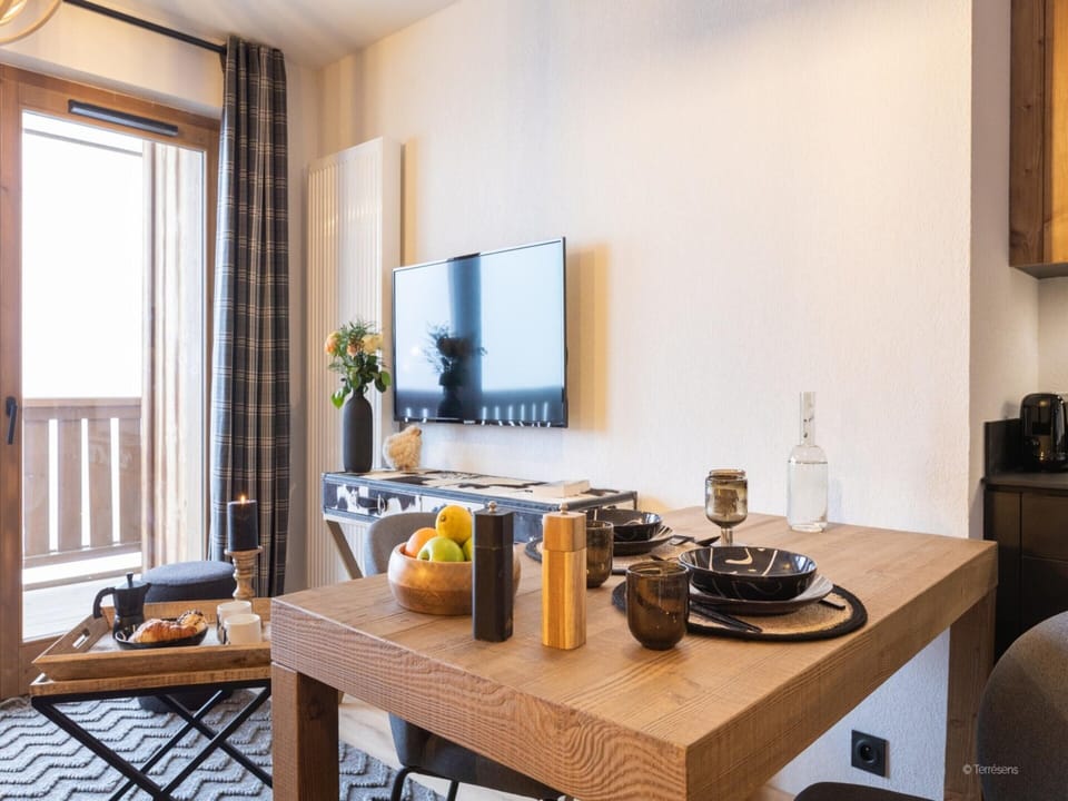 Apartment | Dining