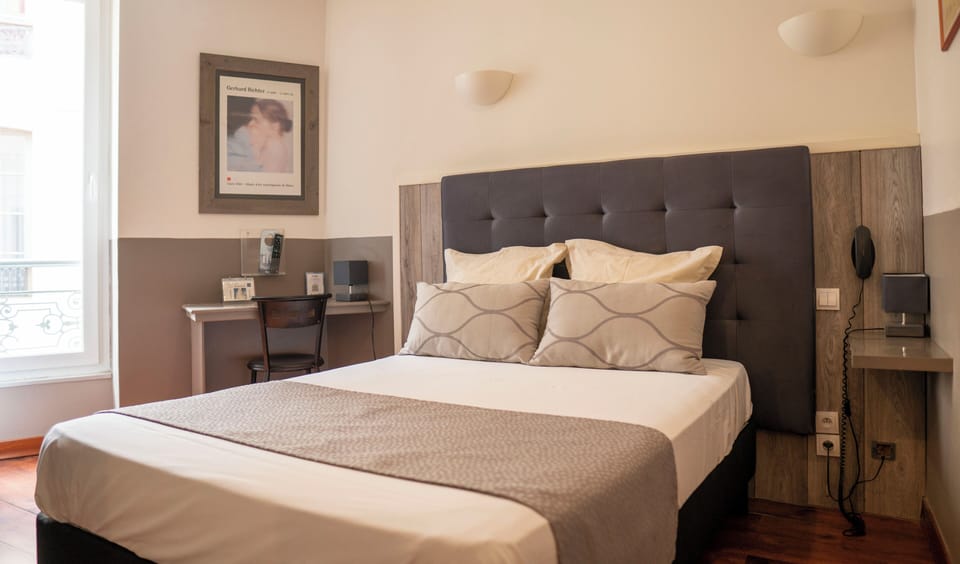 Double Room | In-room safe, desk, free WiFi, bed sheets