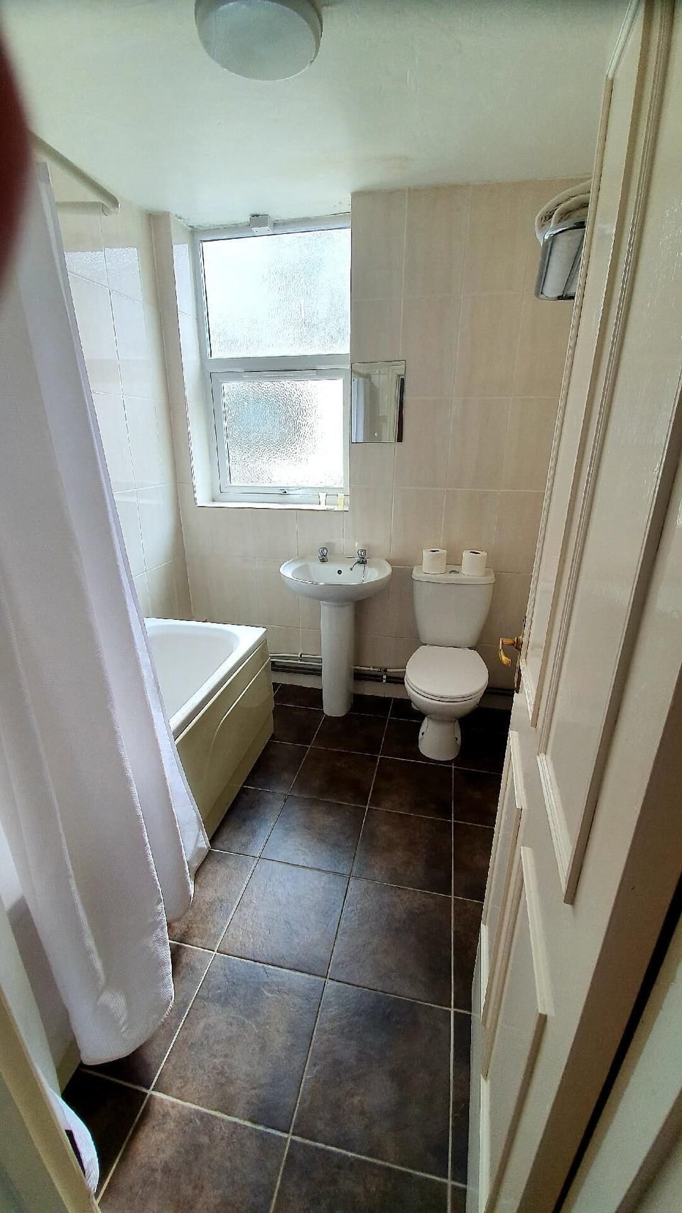Family Room | Bathroom