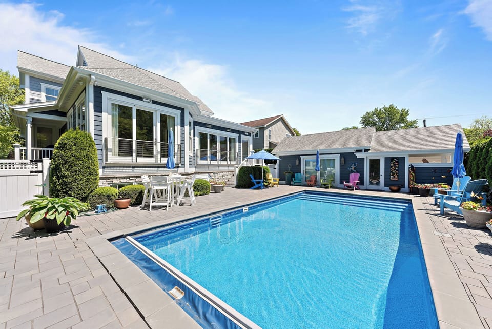 Gorgeous Heated Pool & Pool House!