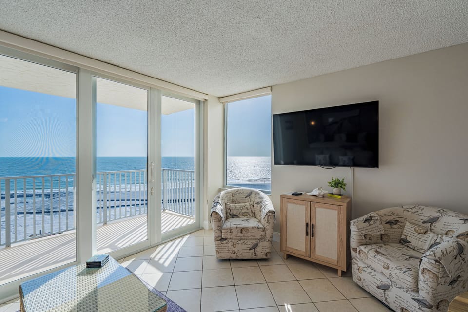 Enjoy the natural Florida light!