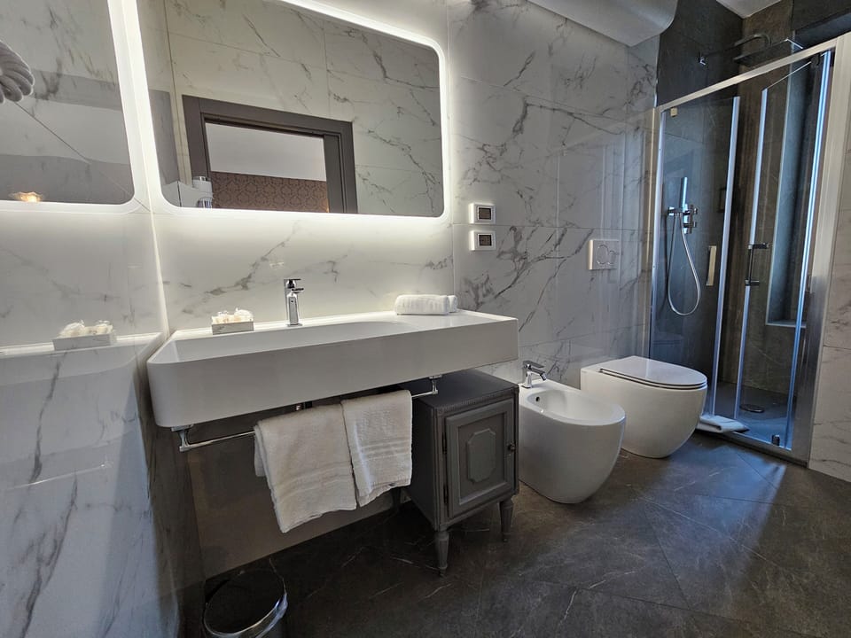 Bathroom shower