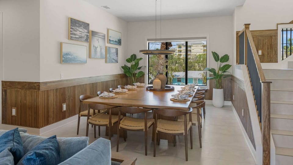 Dining Room - Seating for 14