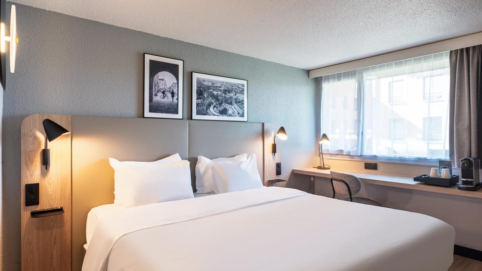 Superior Room, 1 King Bed | Premium bedding, desk, blackout drapes, iron/ironing board (on request)