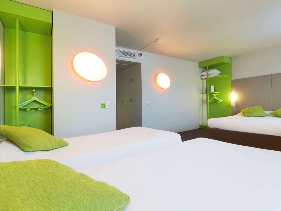 Standard Room, 2 Twin Beds (Junior Bed up to 10 years) | Premium bedding, desk, iron/ironing board, free cribs/infant beds