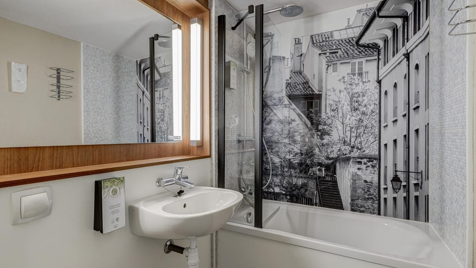 Eco-friendly toiletries, hair dryer, towels