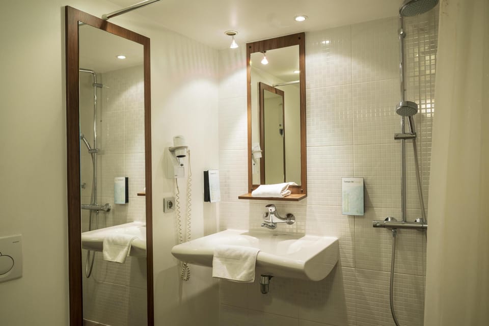 Standard Room, 1 Double Bed | Desk, free WiFi, bed sheets
