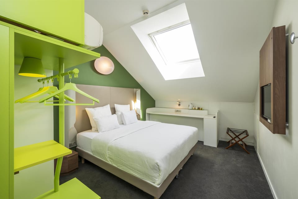 Superior Room, 1 King Bed | Desk, free WiFi, bed sheets