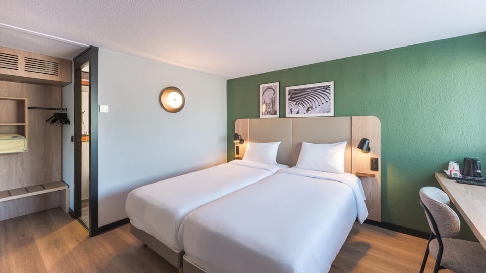 Standard Room, 2 Twin Beds | 1 bedroom, premium bedding, desk, laptop workspace