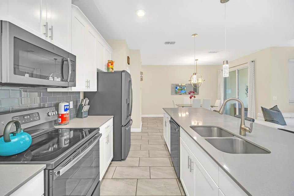 10-4927WindermereAve_10