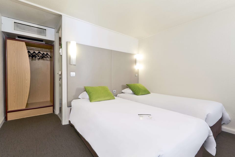 Standard Room, 2 Twin Beds | Premium bedding, desk, blackout drapes, soundproofing