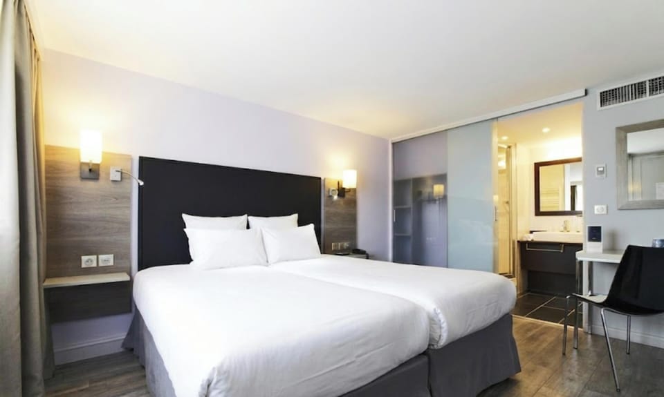 Premium bedding, in-room safe, individually decorated, desk