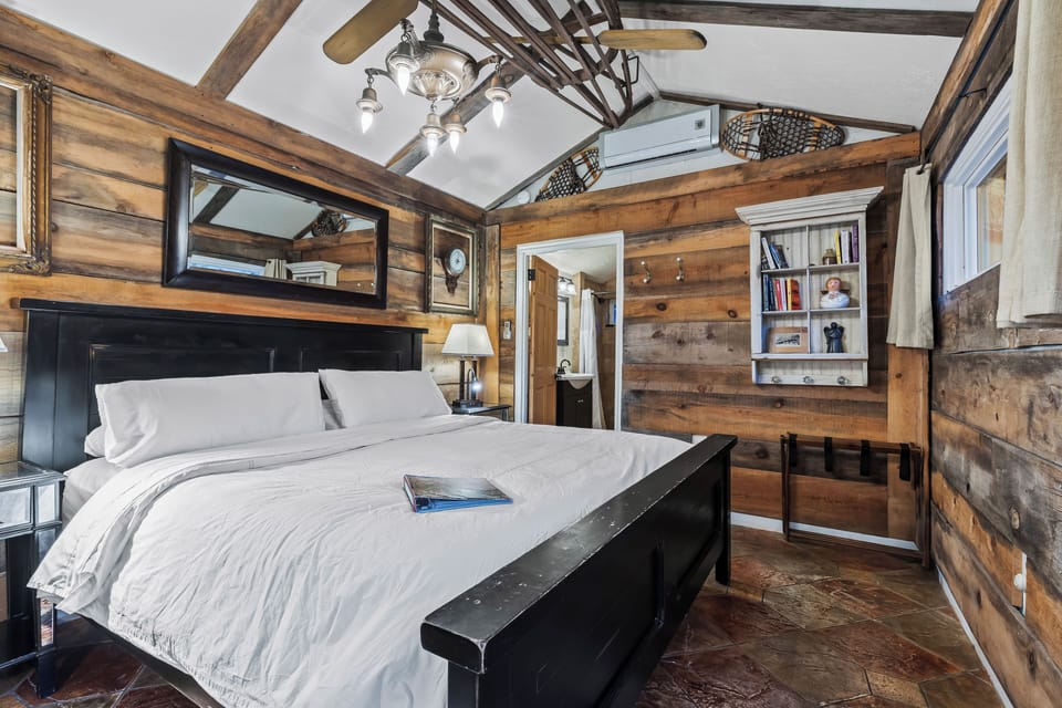 Deluxe Room, Patio | Premium bedding, free WiFi, bed sheets