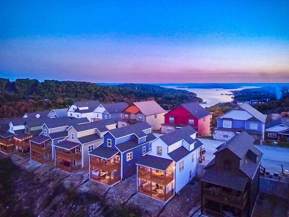 Just Minutes away from Silver Dollar City and Table Rock Lake.