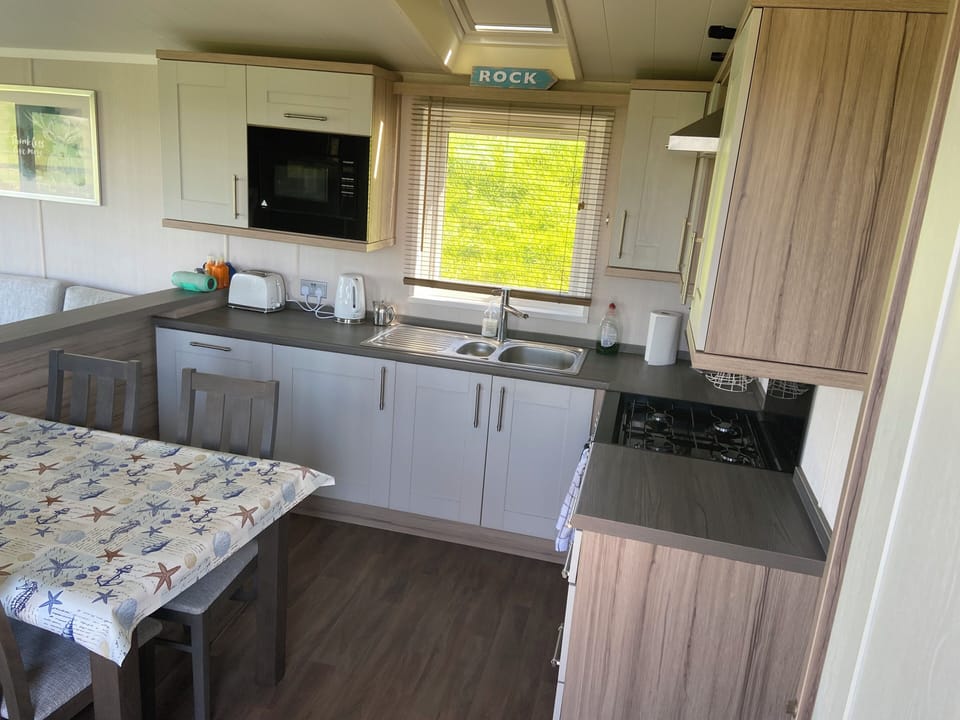 Fridge, microwave, dishwasher, toaster