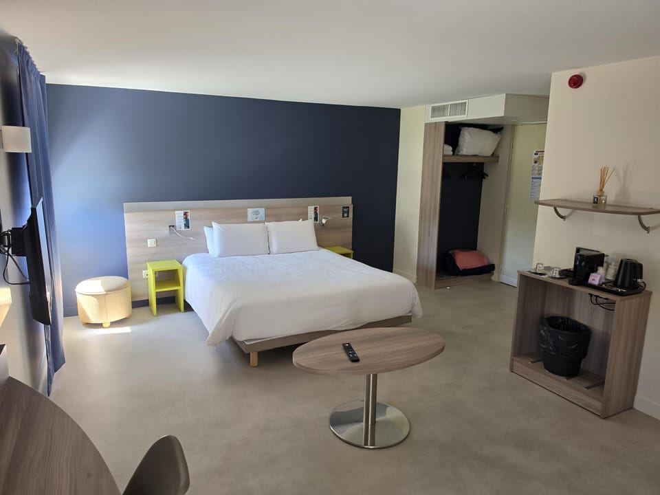 Superior Room, 2 Double Beds | In-room safe, desk, soundproofing, WiFi (free)