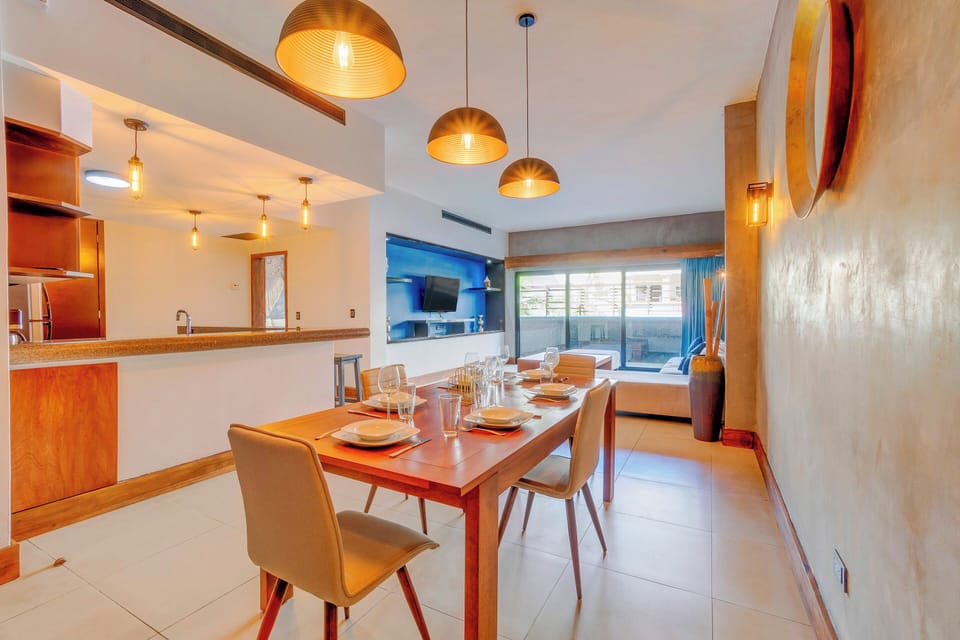 Apartment, 2 Bedrooms, Private Pool, Beachfront | In-room dining