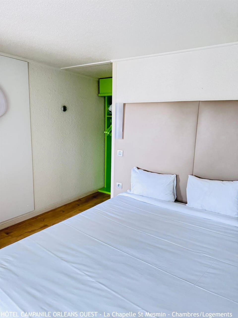 Standard Room, 1 Double Bed | Desk, blackout drapes, free WiFi, bed sheets