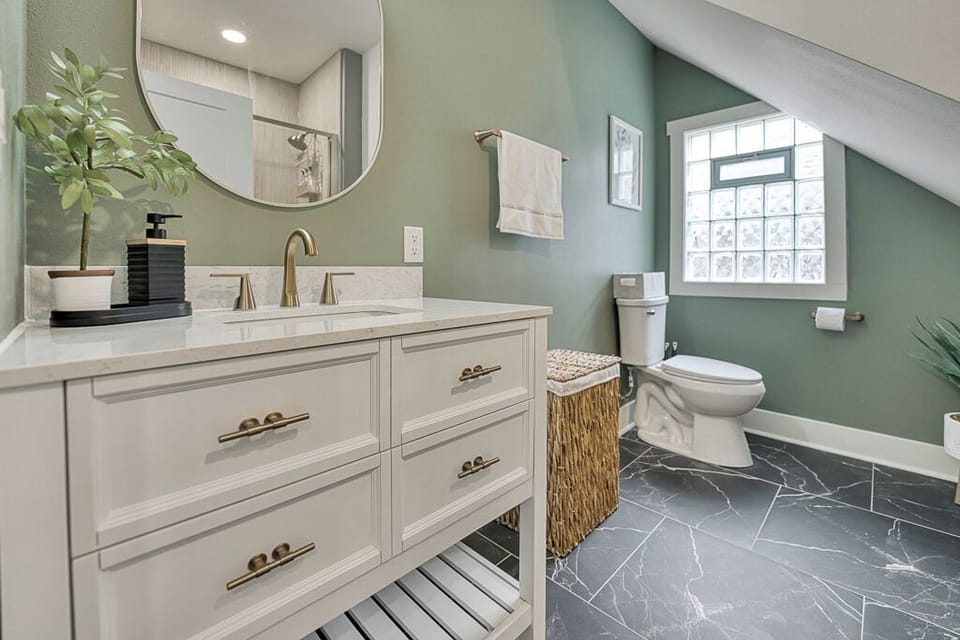 Main floor bathroom