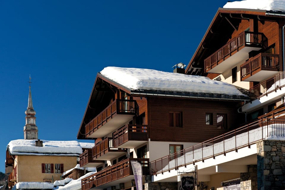 You will love the location, just 100m from shops.