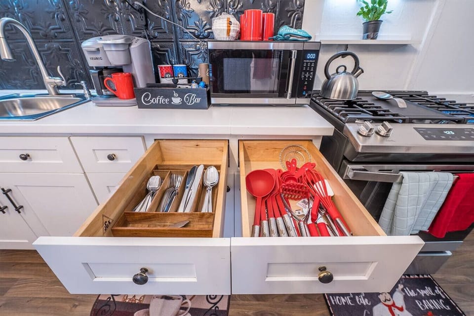 Fully stocked kitchen!