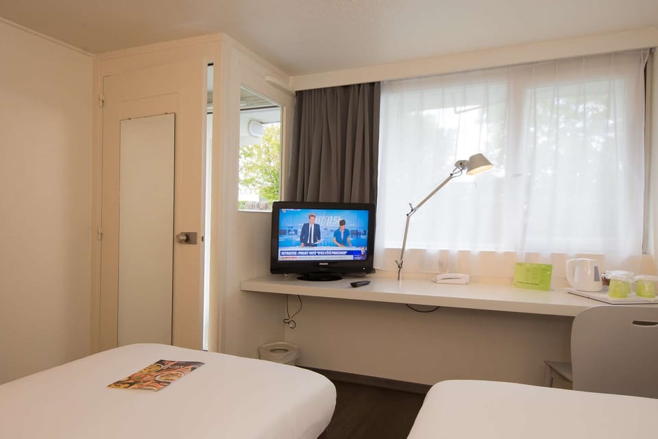 Standard Room, 2 Twin Beds (Junior Bed up to 10 years) | Premium bedding, individually decorated, individually furnished, desk