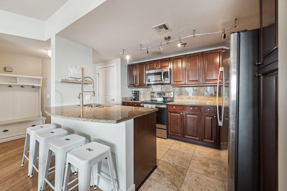 Spacious beachfront condo in Galveston with Gulf views, updated kitchen, and stylish coastal interiors at Palisade Palms.