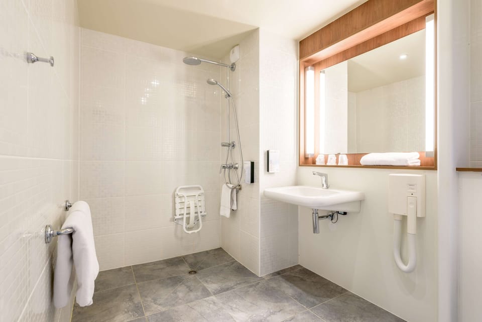 Standard Room, 1 Double Bed (Junior Bed up to 10 years) | Ballroom