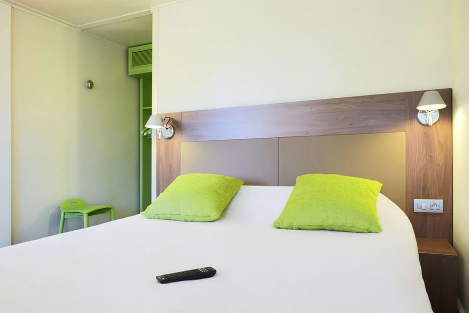 Standard Room, 1 Double Bed (Junior Bed up to 10 years) | Premium bedding, individually furnished, desk, laptop workspace