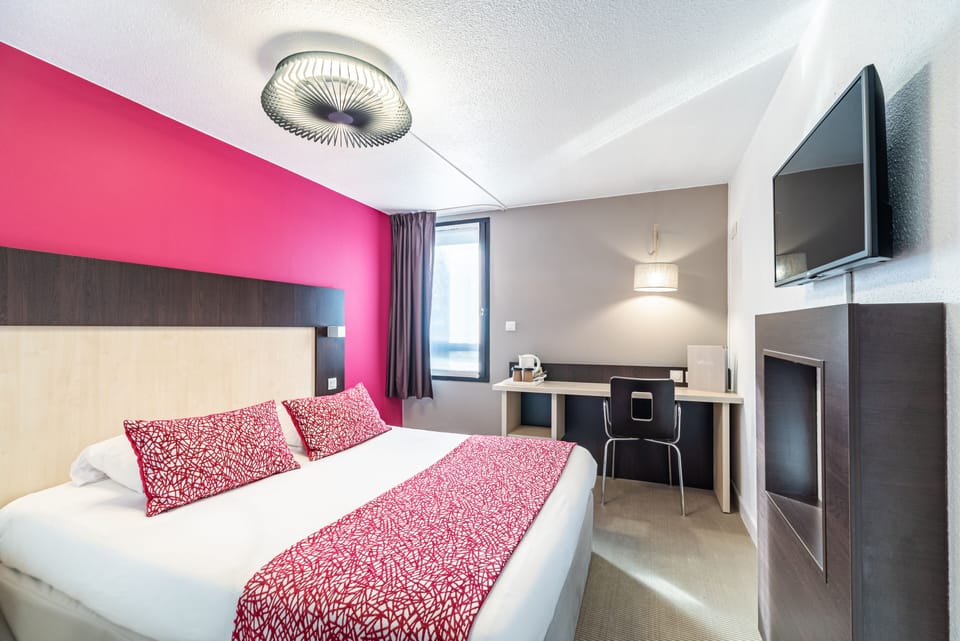 Double Room | Desk, soundproofing, free WiFi, bed sheets