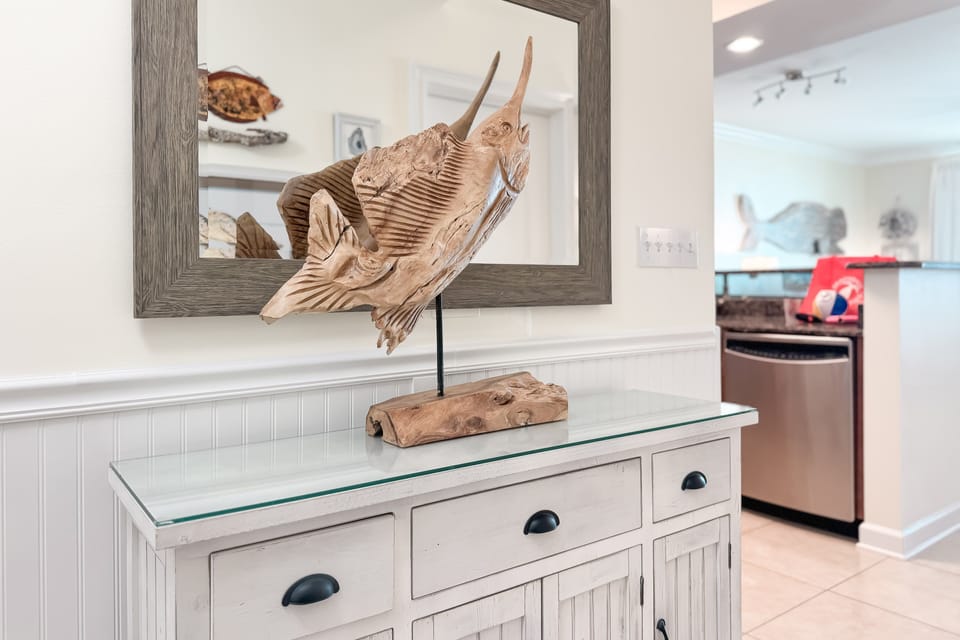 Wonderful coastal decor throughout