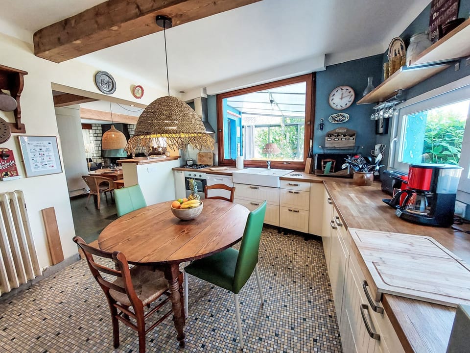 Kitchen / Dining Room