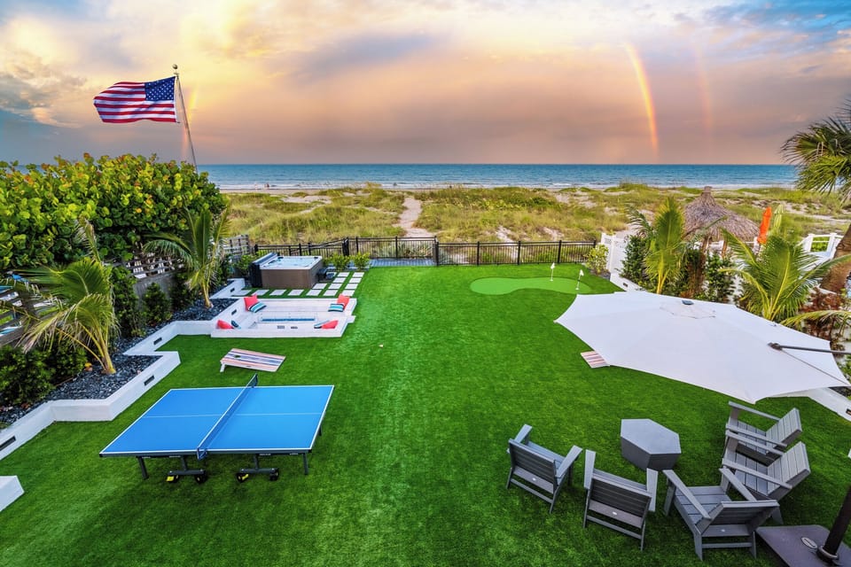 Never run out of things to do. Ping Pong, Fire Pit, Mini putt, Hot Tub, Lounge