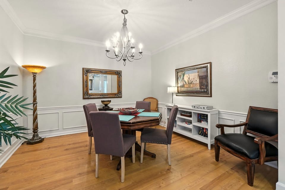Dining / Den / Poker