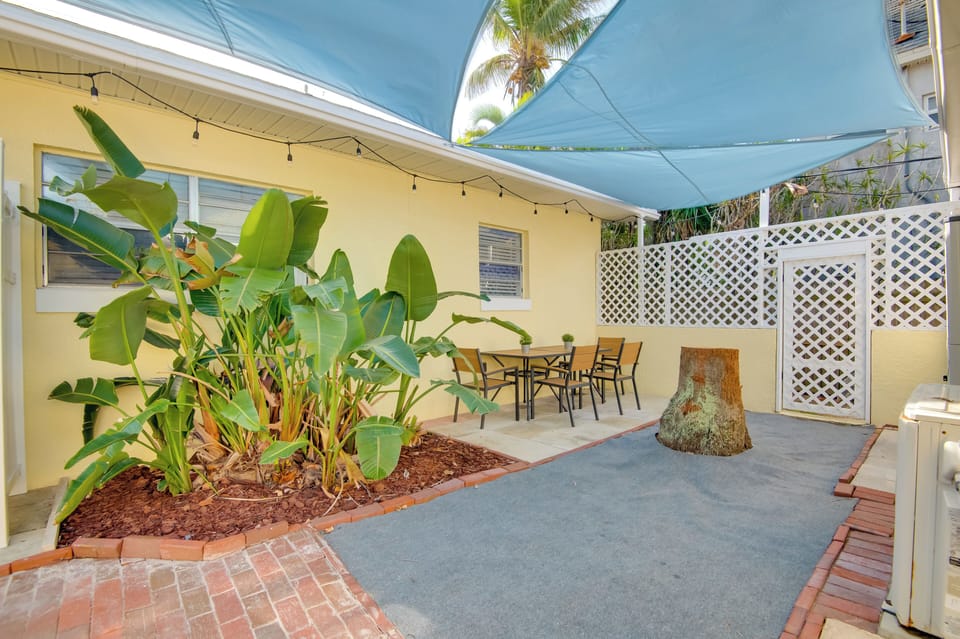 Patio | Gas Grill | Outdoor Shower | Single-Story Apartment