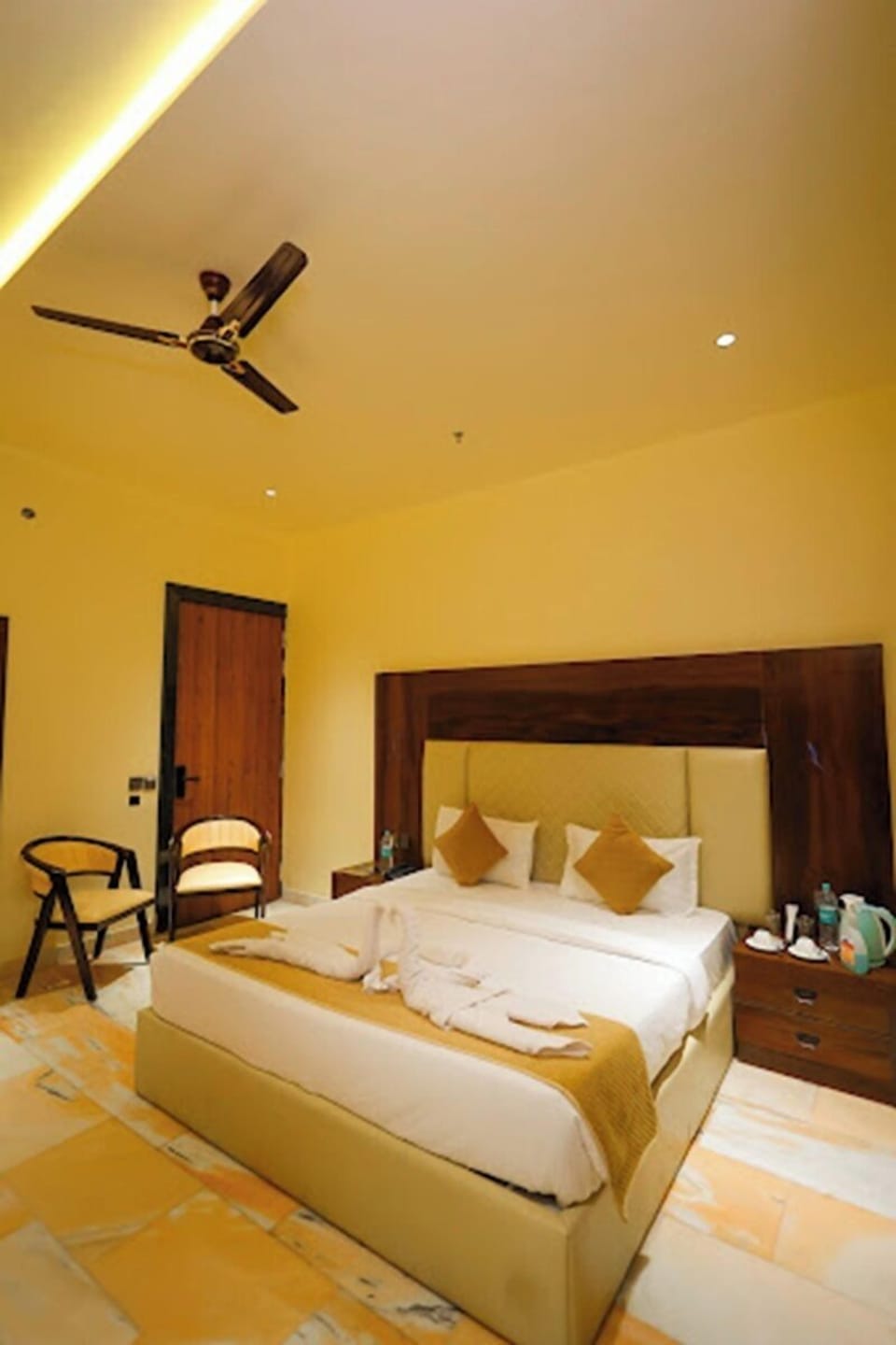 Deluxe Single Room, City View | Laptop workspace, free WiFi