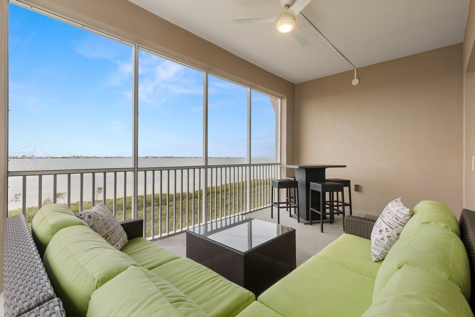 Dine al fresco on our spacious outdoor patio, where every meal is enhanced by stunning views and fresh air.