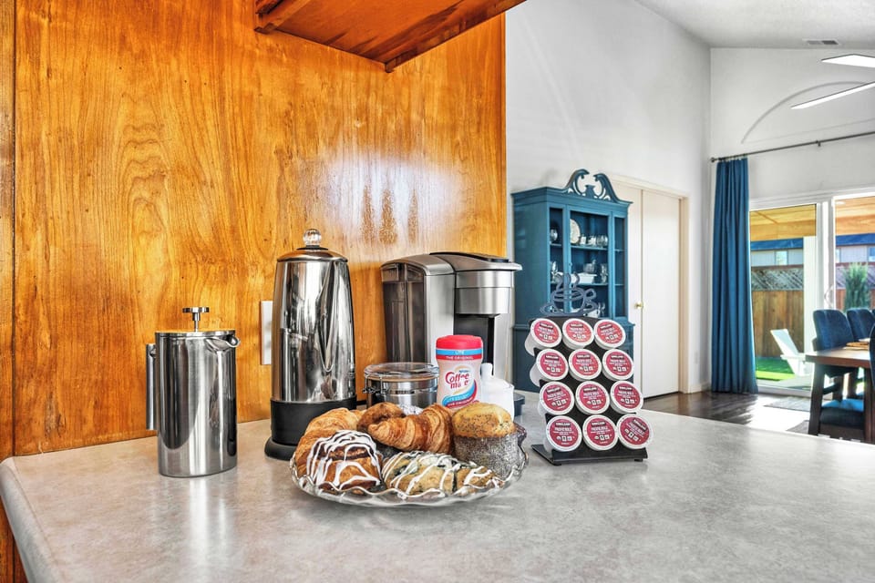 Brewing Bliss: Choose your perfect brew – French press, drip, or K-Cup – and elevate the experience with delightful pastries
