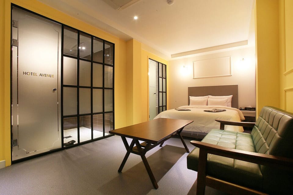 Grand Studio Suite | Premium bedding, individually decorated, laptop workspace