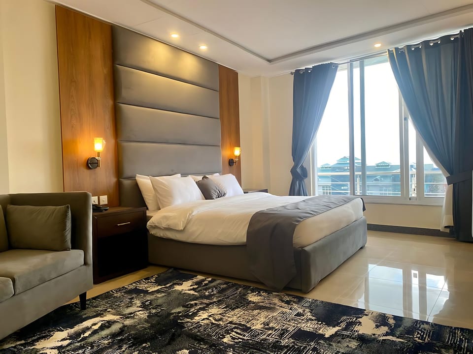 Deluxe Room | Desk, laptop workspace, soundproofing, free WiFi