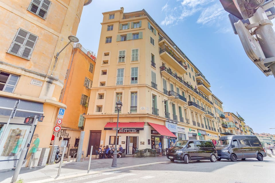 Building façade in Nice